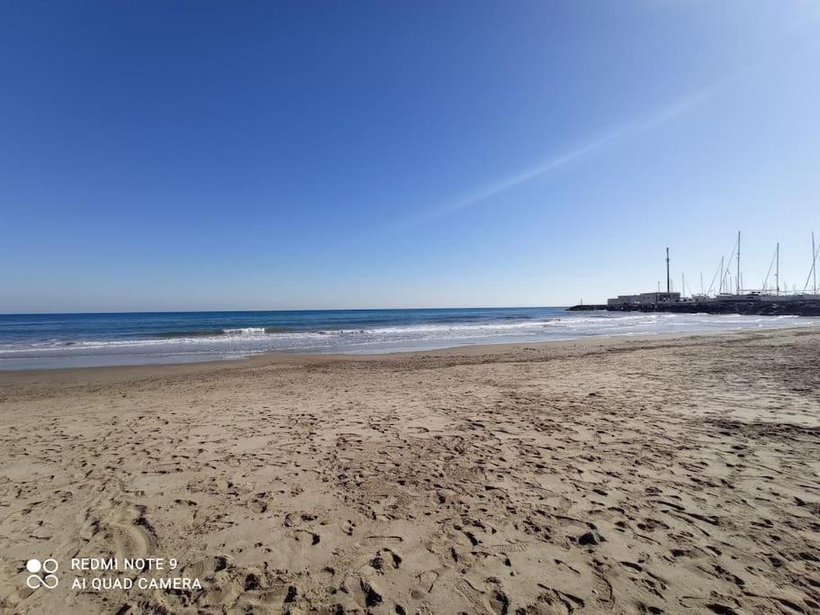 Apartamento Playa Плая Побла де Фарналс Екстериор снимка